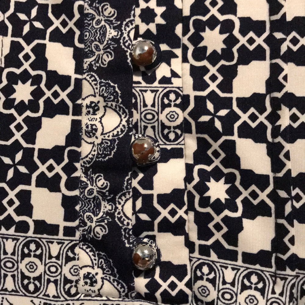 Lightweight Sleeveless shirt - Picture 6 of 6